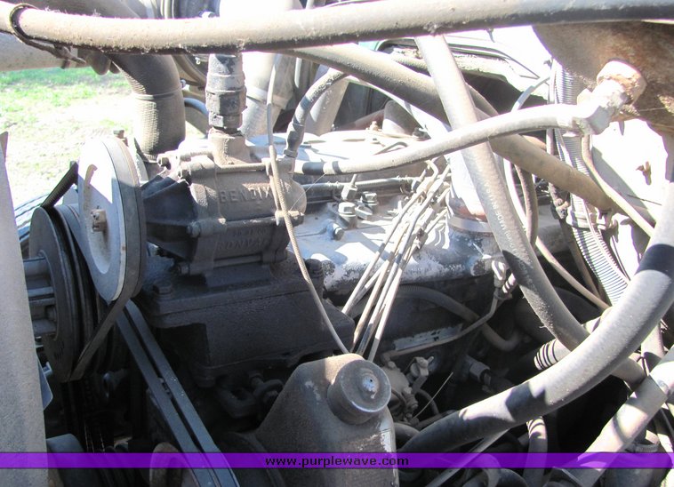 image for item 4666 1981 International S1854 truck