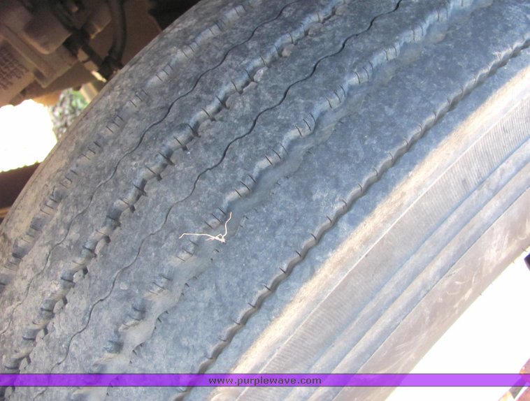 image for item 4666 1981 International S1854 truck