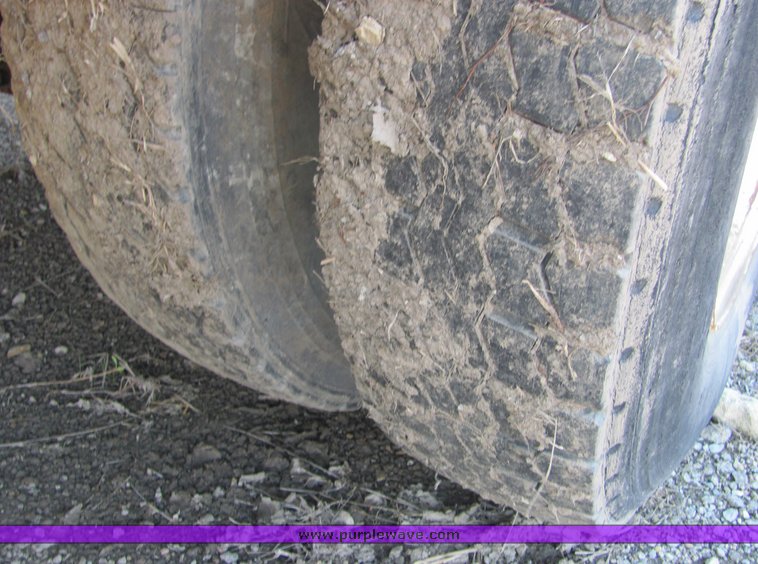 image for item 4666 1981 International S1854 truck