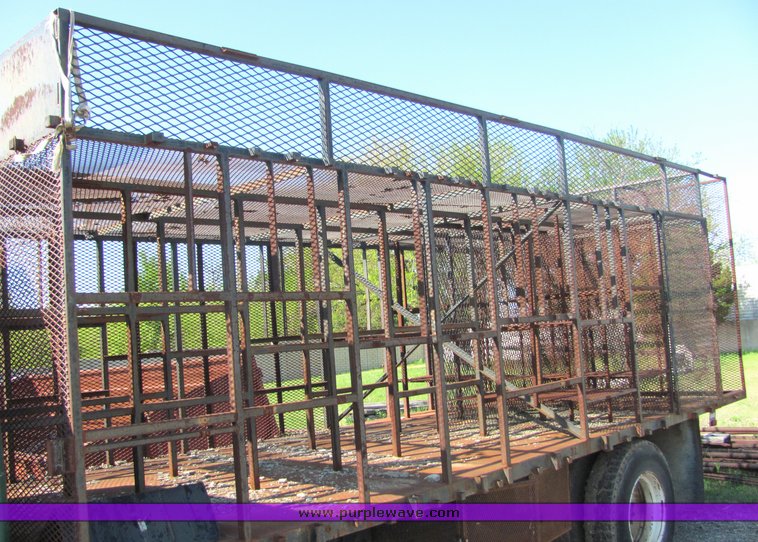 image for item 4666 1981 International S1854 truck