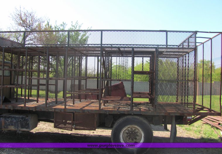 image for item 4666 1981 International S1854 truck