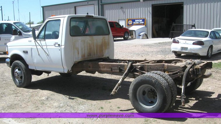 image for item 6210 1997 Ford F350 pickup