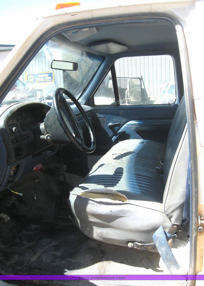 image for item 6210 1997 Ford F350 pickup