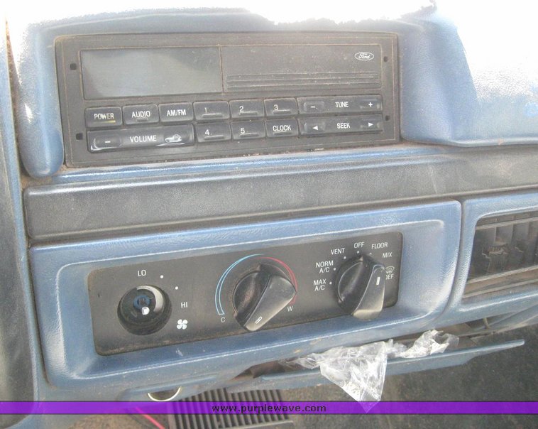 image for item 6210 1997 Ford F350 pickup