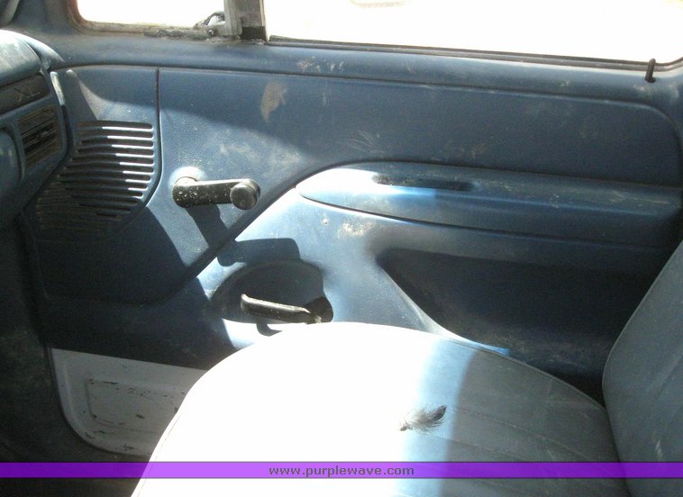 image for item 6210 1997 Ford F350 pickup