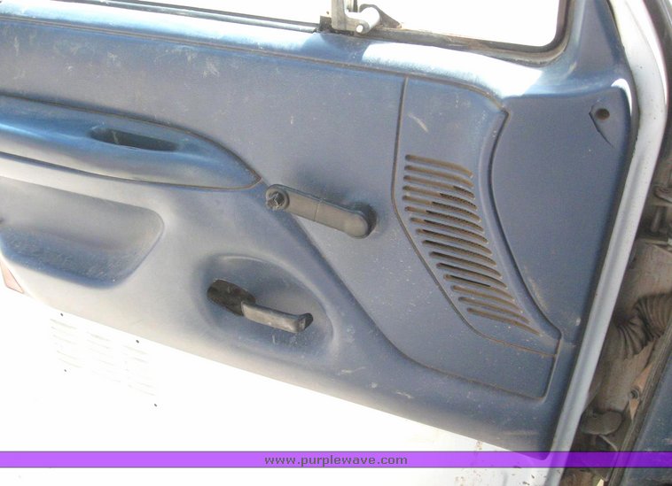image for item 6210 1997 Ford F350 pickup