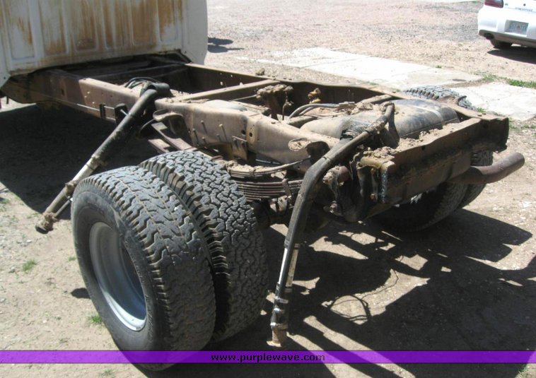 image for item 6210 1997 Ford F350 pickup