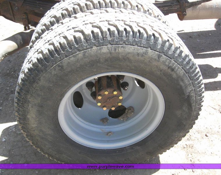 image for item 6210 1997 Ford F350 pickup