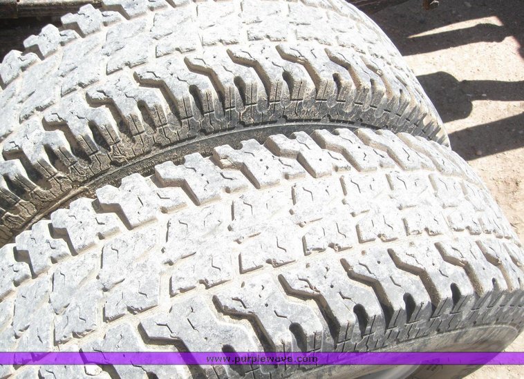 image for item 6210 1997 Ford F350 pickup