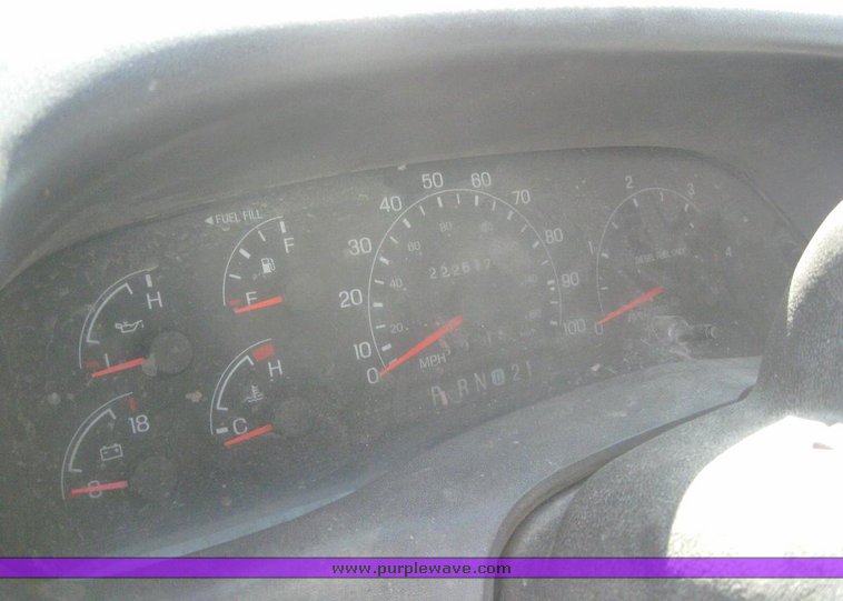 image for item 6213 2000 Ford F550 Super Duty flatbed pickup with gooseneck hitch