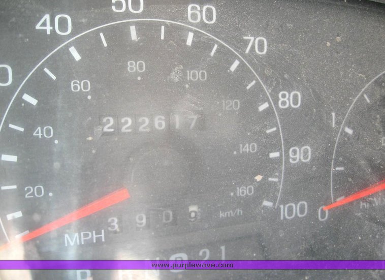 image for item 6213 2000 Ford F550 Super Duty flatbed pickup with gooseneck hitch