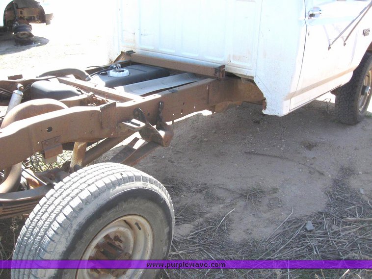 image for item 6216 1996 Ford F350 pickup