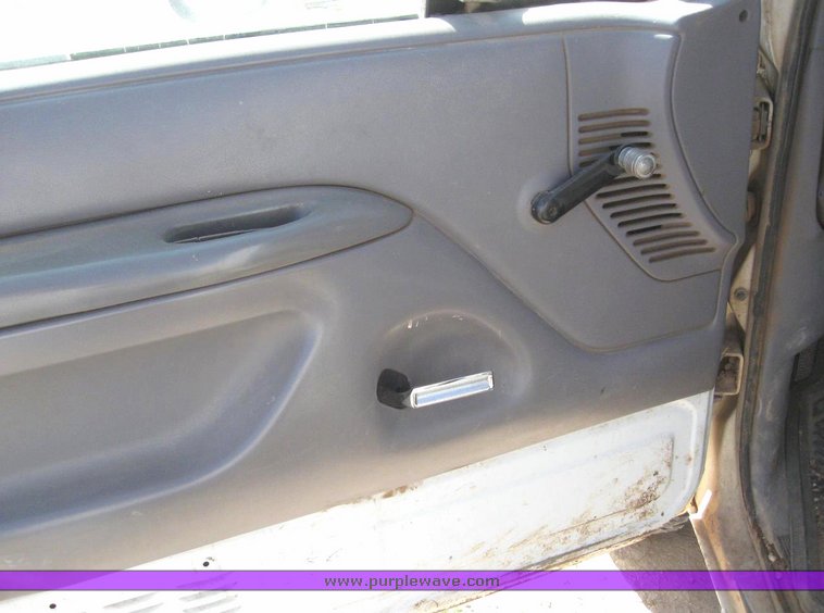 image for item 6216 1996 Ford F350 pickup