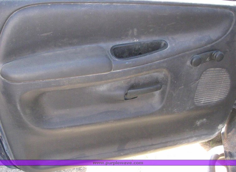 image for item 6217 2001 Dodge Ram 1500 pickup