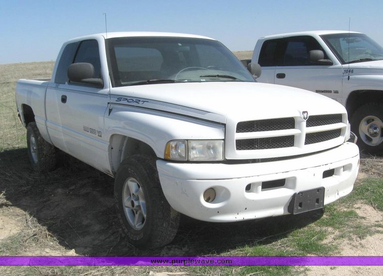 image for item 6220 2001 Dodge Ram 1500 Quad four door extended cab pickup