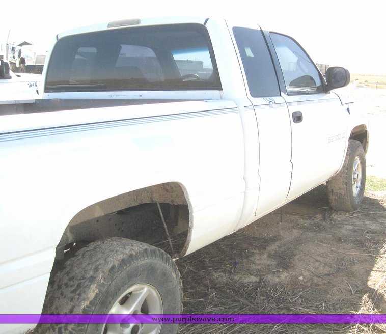 image for item 6220 2001 Dodge Ram 1500 Quad four door extended cab pickup