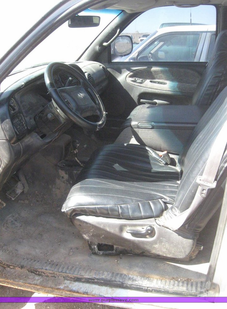 image for item 6220 2001 Dodge Ram 1500 Quad four door extended cab pickup