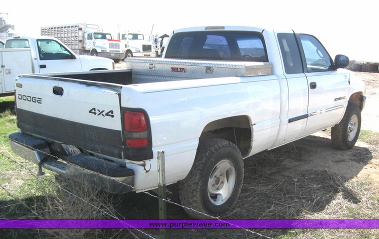 image for item 6221 2000 Dodge Ram 1500 Quad four door extended cab pickup