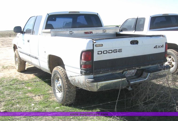 image for item 6221 2000 Dodge Ram 1500 Quad four door extended cab pickup