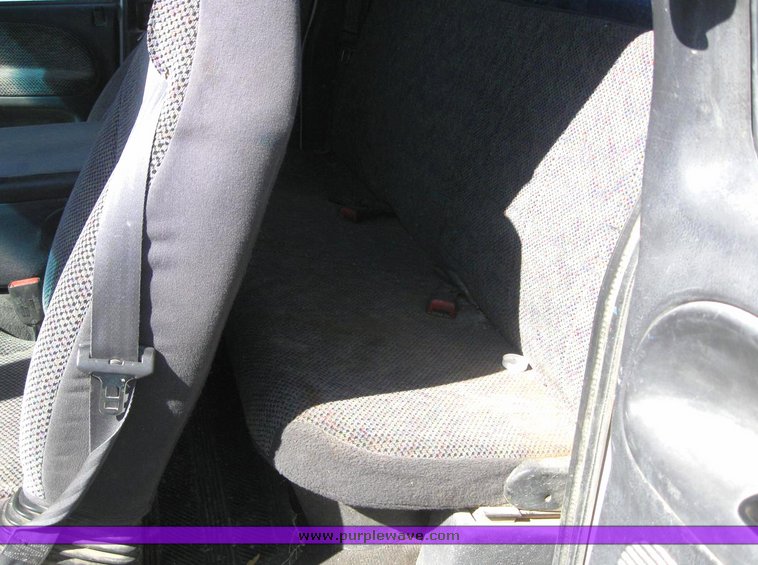 image for item 6221 2000 Dodge Ram 1500 Quad four door extended cab pickup