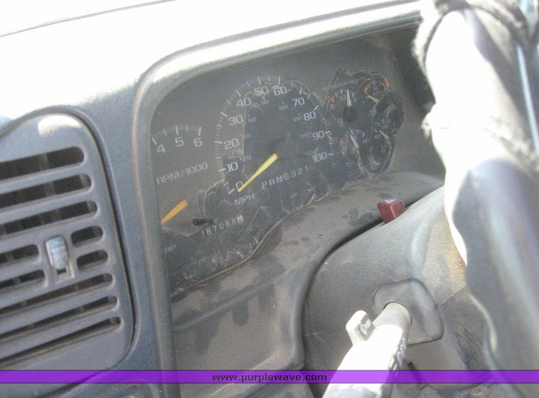 image for item 6222 1997 Chevrolet C2500 pickup