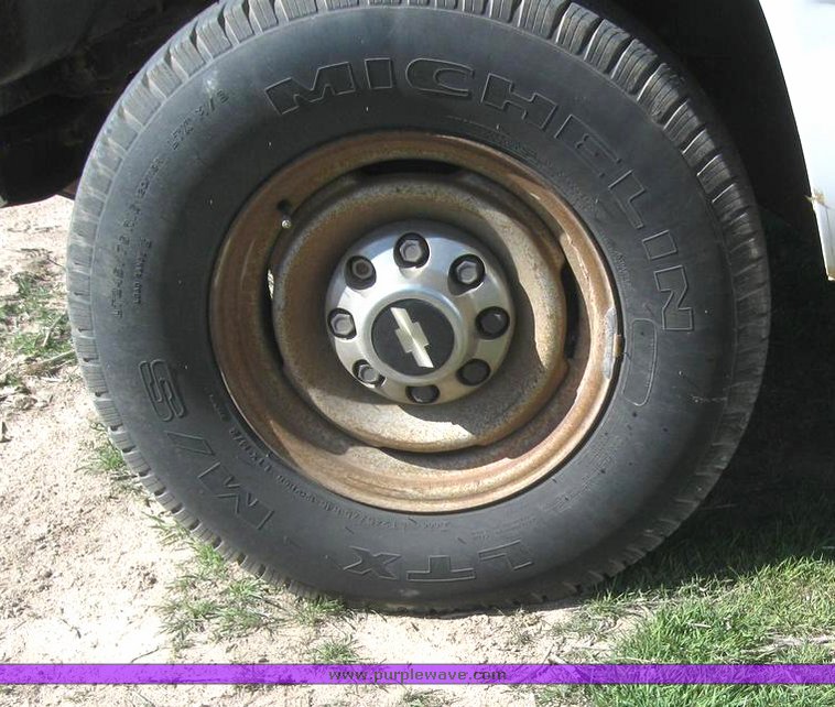 image for item 6222 1997 Chevrolet C2500 pickup