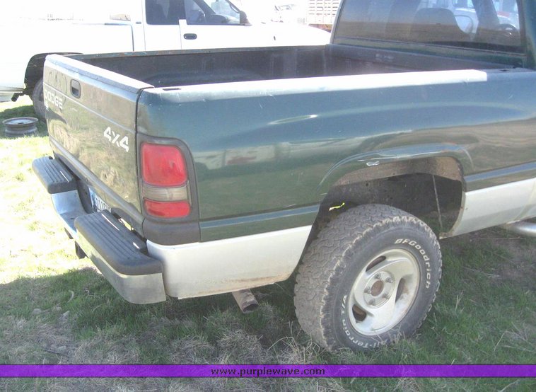 image for item 6223 2001 Dodge Ram 1500 Quad four door extended cab pickup