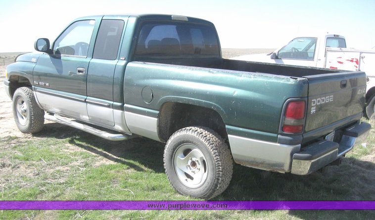 image for item 6223 2001 Dodge Ram 1500 Quad four door extended cab pickup