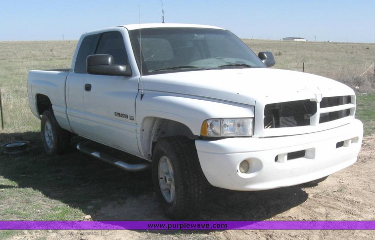 image for item 6224 2001 Dodge Ram 1500 Quad four door extended cab pickup