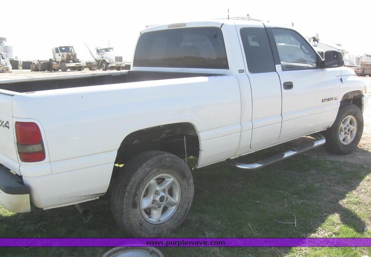 image for item 6224 2001 Dodge Ram 1500 Quad four door extended cab pickup