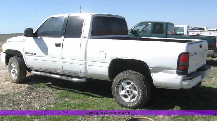 image for item 6224 2001 Dodge Ram 1500 Quad four door extended cab pickup