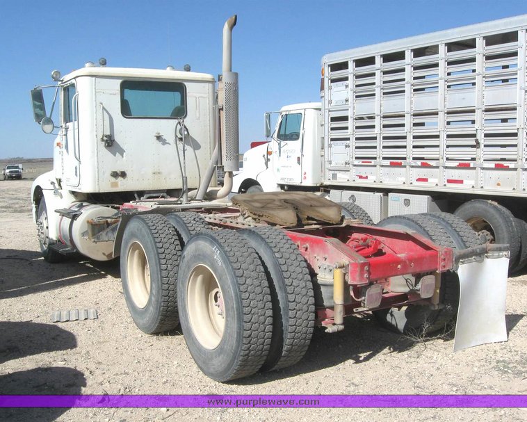 image for item 6225 1998 International 9100 6x4 semi tractor