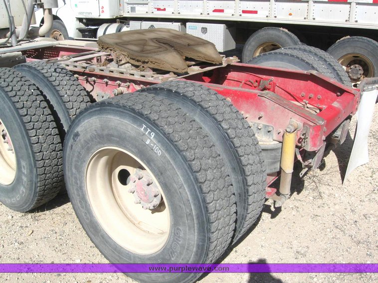 image for item 6225 1998 International 9100 6x4 semi tractor