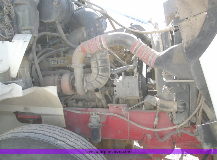 image for item 6225 1998 International 9100 6x4 semi tractor