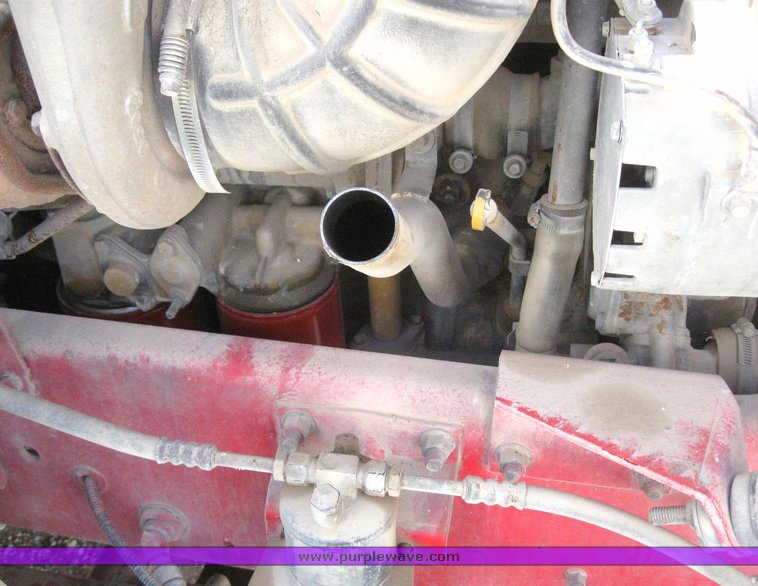 image for item 6225 1998 International 9100 6x4 semi tractor