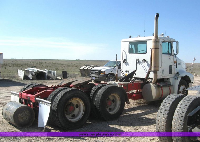 image for item 6226 1998 International 9100 6x4 semi tractor