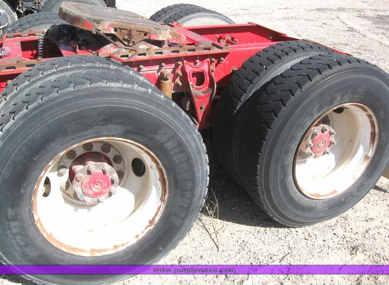 image for item 6226 1998 International 9100 6x4 semi tractor