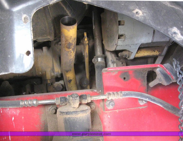 image for item 6226 1998 International 9100 6x4 semi tractor