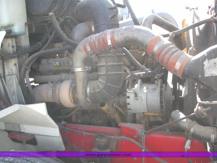 image for item 6226 1998 International 9100 6x4 semi tractor