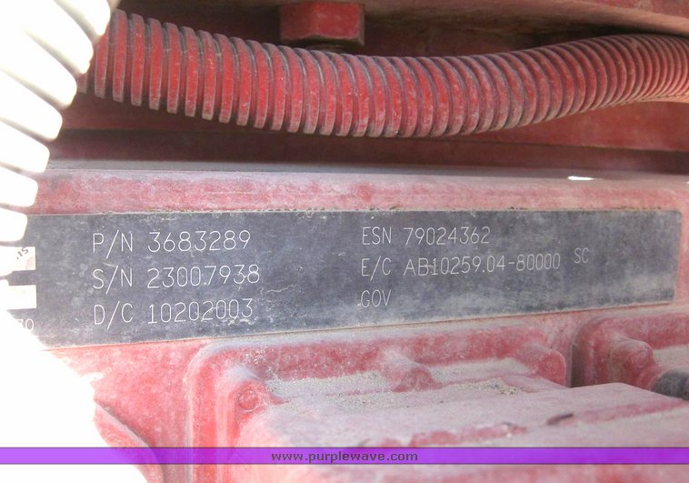 image for item 6227 2004 International 9200i semi tractor