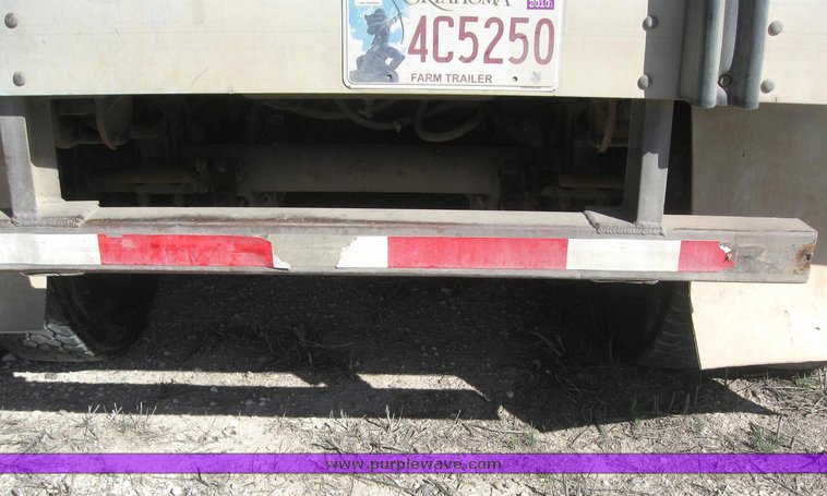 image for item 6228 1995 Merritt 50' cattlepot trailer