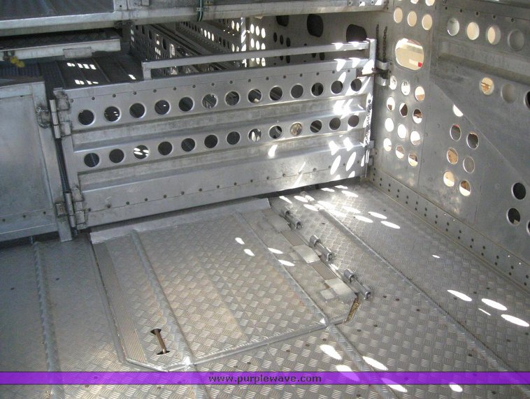 image for item 6228 1995 Merritt 50' cattlepot trailer