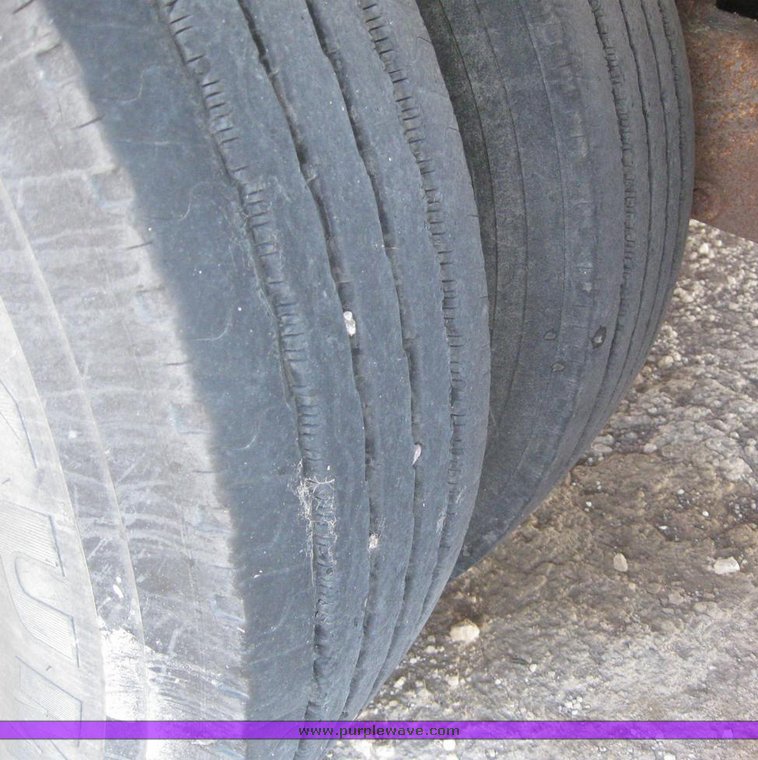 image for item 6229 1994 Sooner 50' trailer