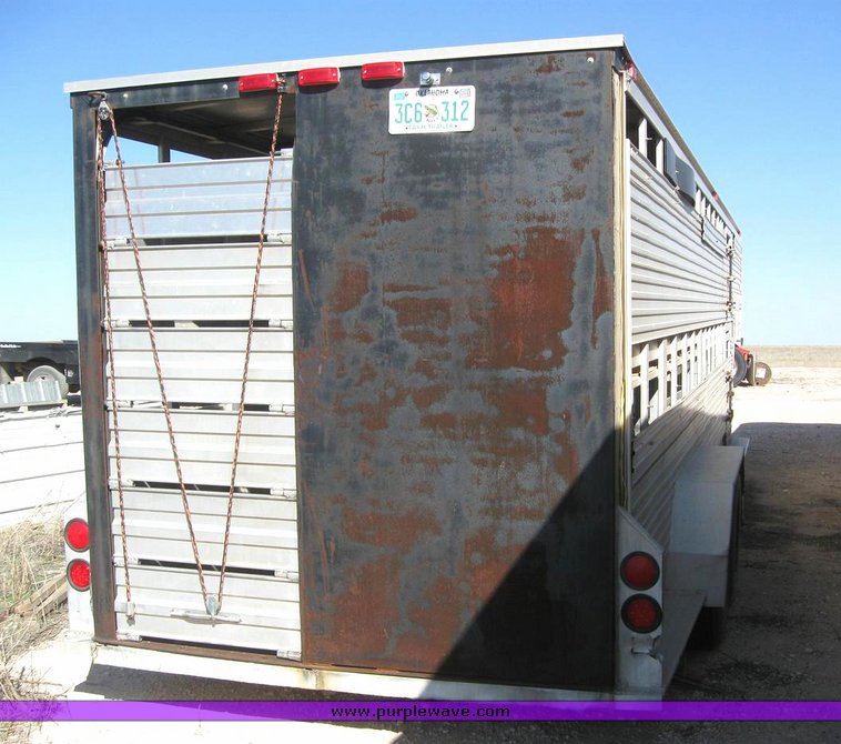 image for item 6230 1996 Barret 24' gooseneck trailer