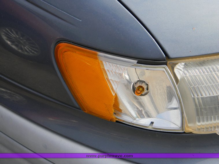 image for item 7000 1992 Ford Taurus GL station wagon