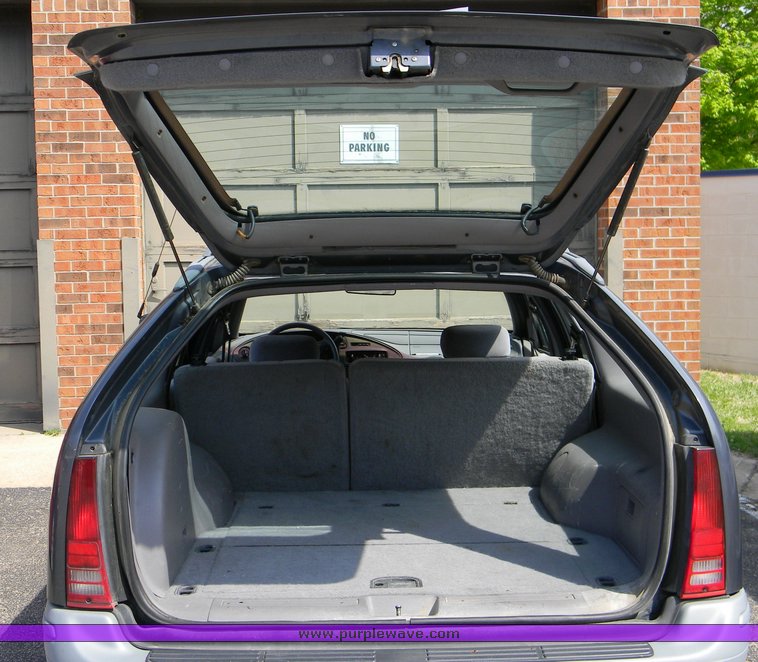 image for item 7000 1992 Ford Taurus GL station wagon