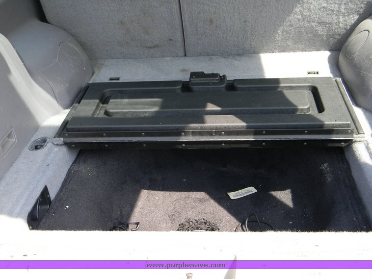 image for item 7000 1992 Ford Taurus GL station wagon