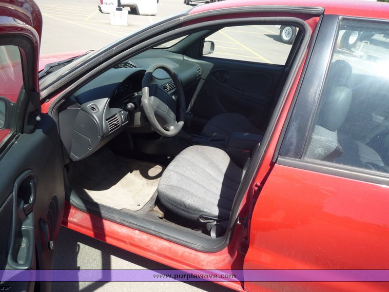 image for item 7001 2000 Chevrolet Cavalier