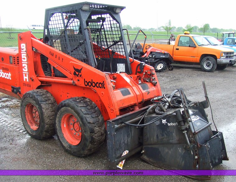 image for item 2168 1994 Bobcat 853H skid steer
