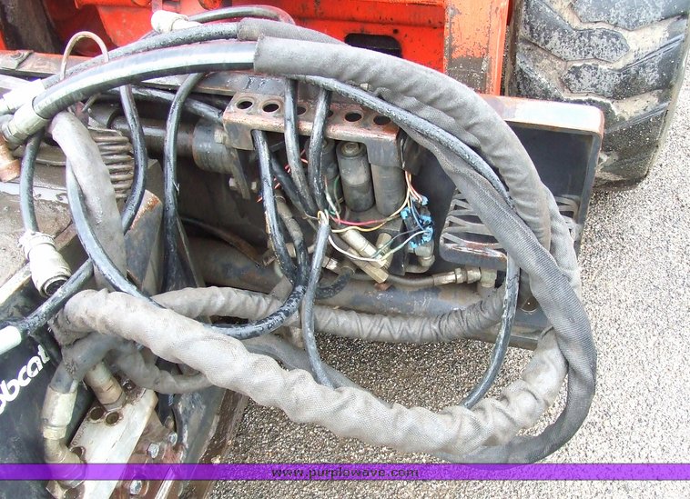 image for item 2168 1994 Bobcat 853H skid steer